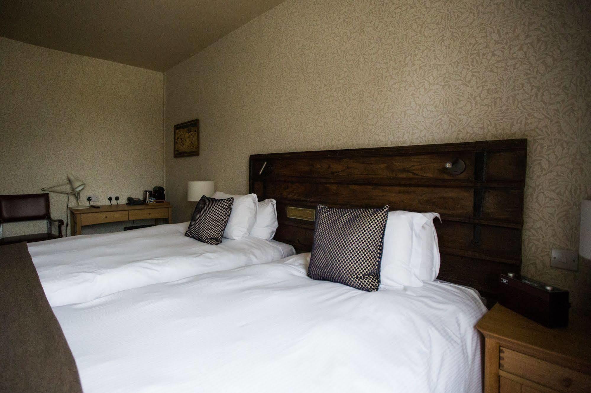 Hotel The Blue Boar Witney Exterior foto