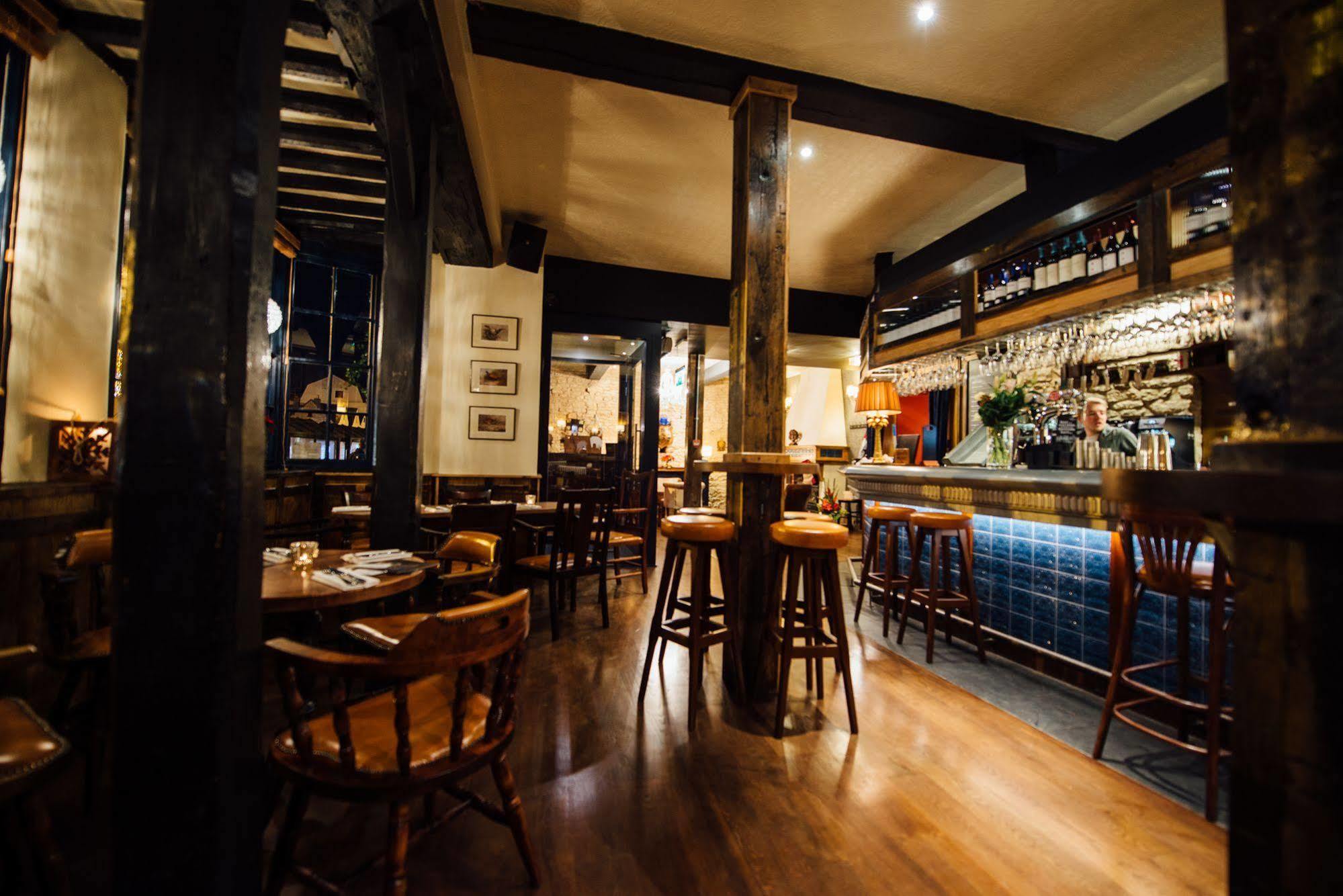 Hotel The Blue Boar Witney Exterior foto